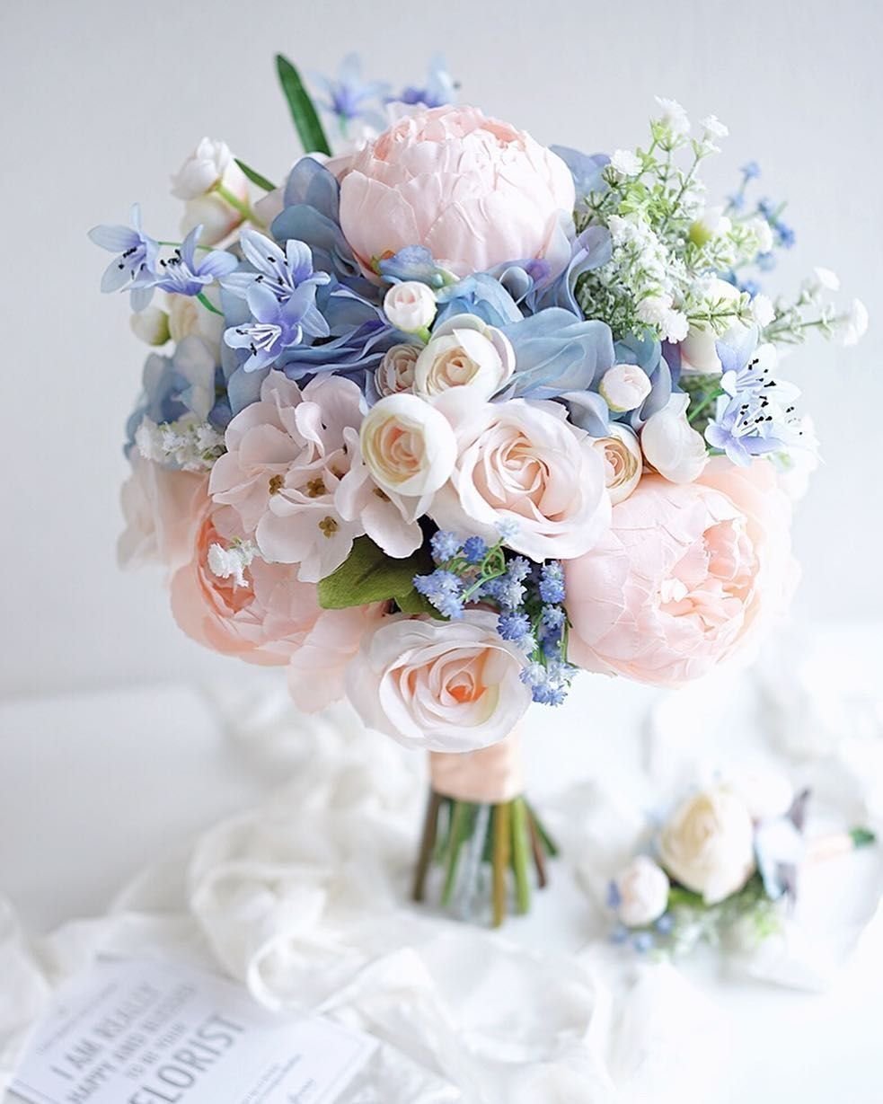 Нежный букет цветов на свадьбу