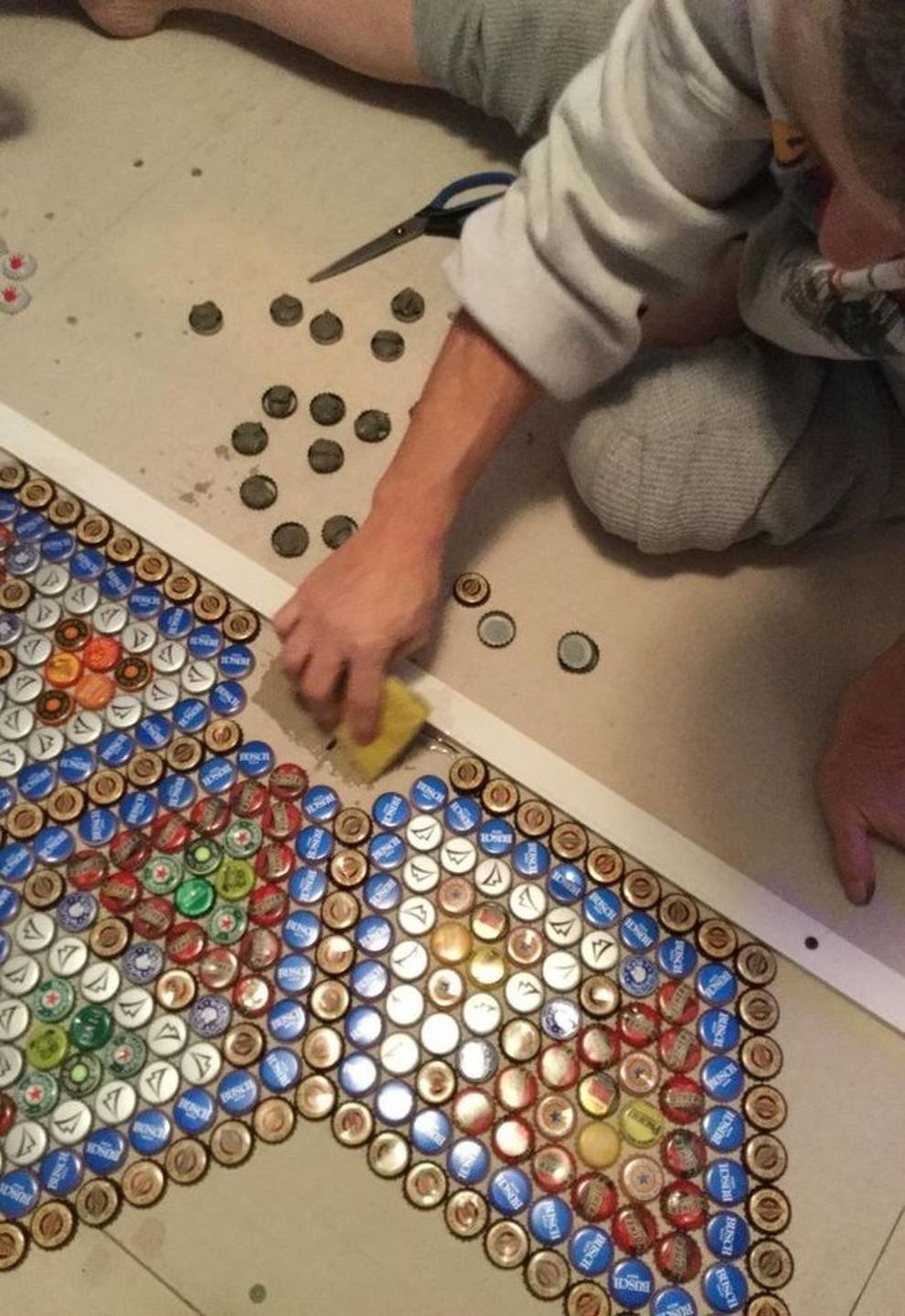 Мозаика из бутылочных пробок