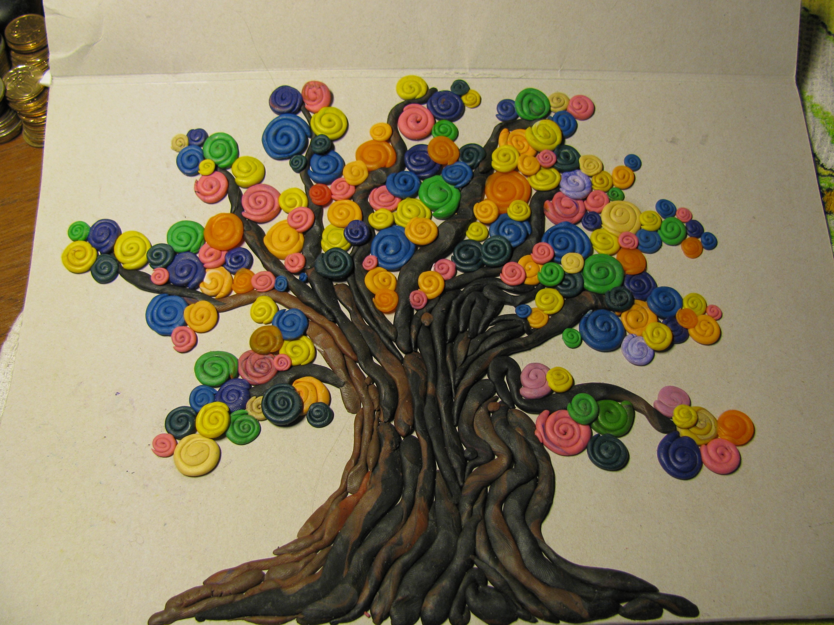 Лепка дерево младшая группа. Пластилинография волшебное дерево. Поделка дерево. Дерево из пластилина. Поделки из пластилина для детей.