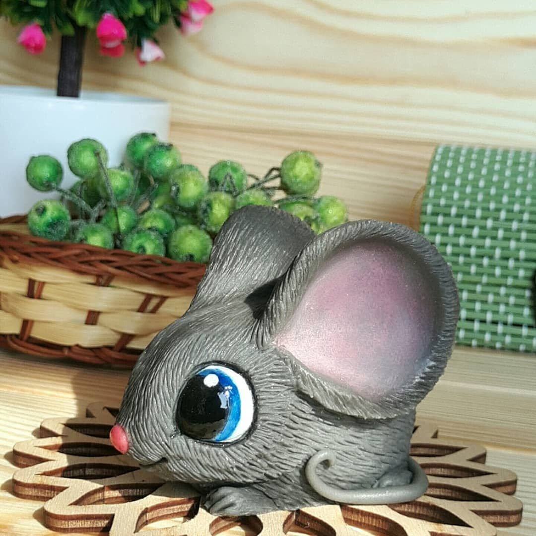 Мышь из глины