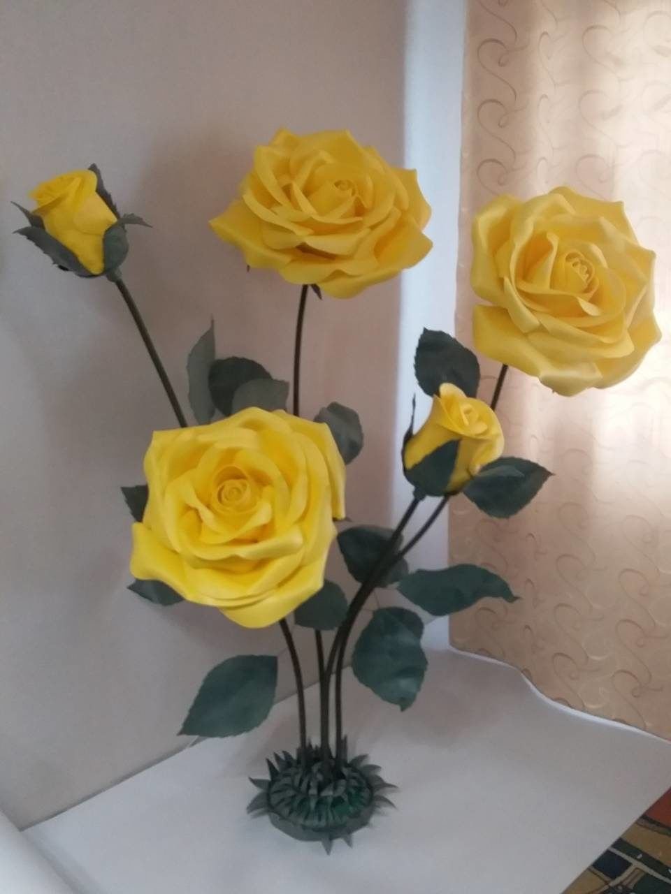 Желтые цветы из изолона