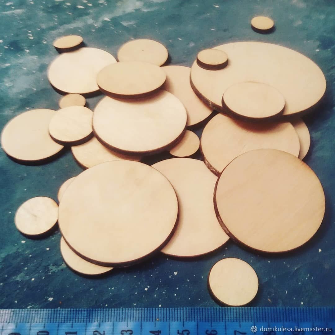 Из кружочков фанеры