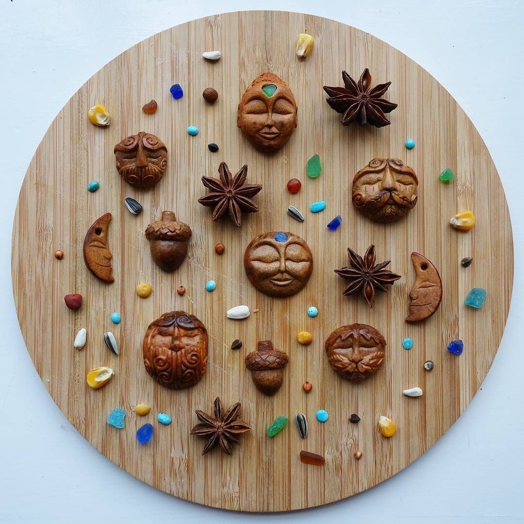 Декор из косточек фруктов