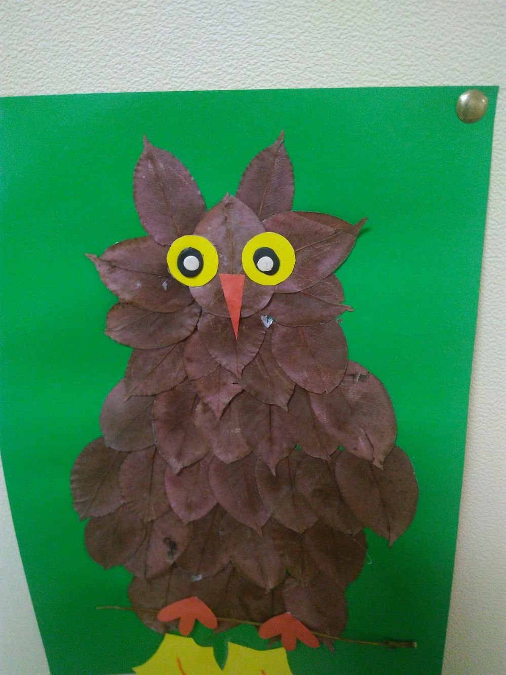 Сова из листьев поделка
