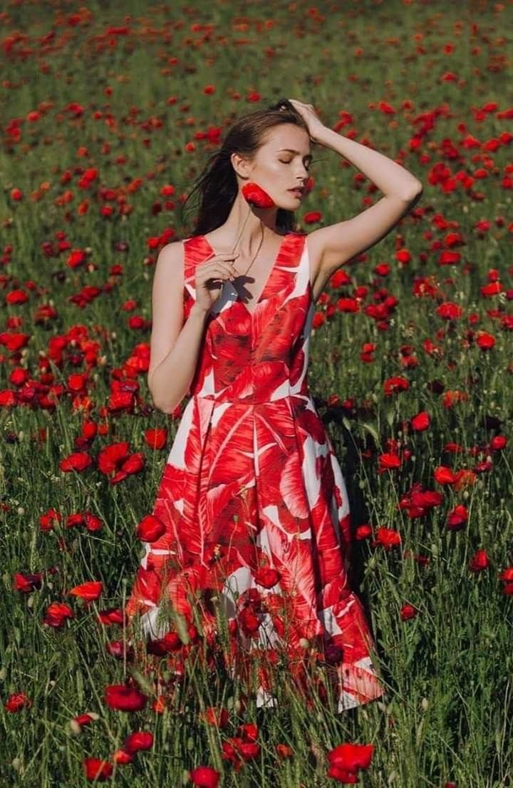 Фотосессия в маковом поле