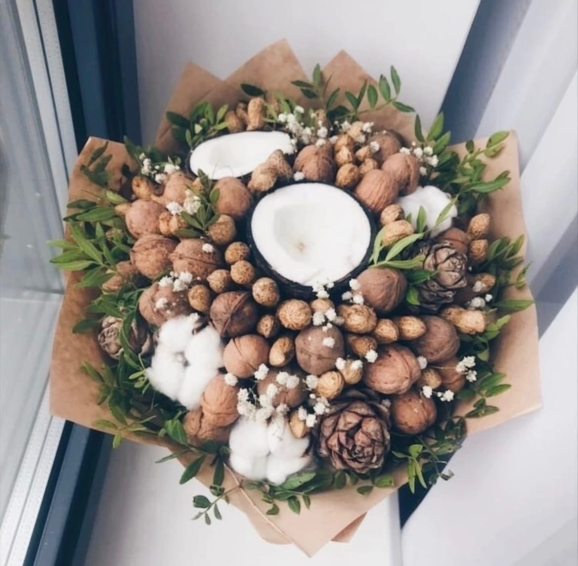 Букет с орешками
