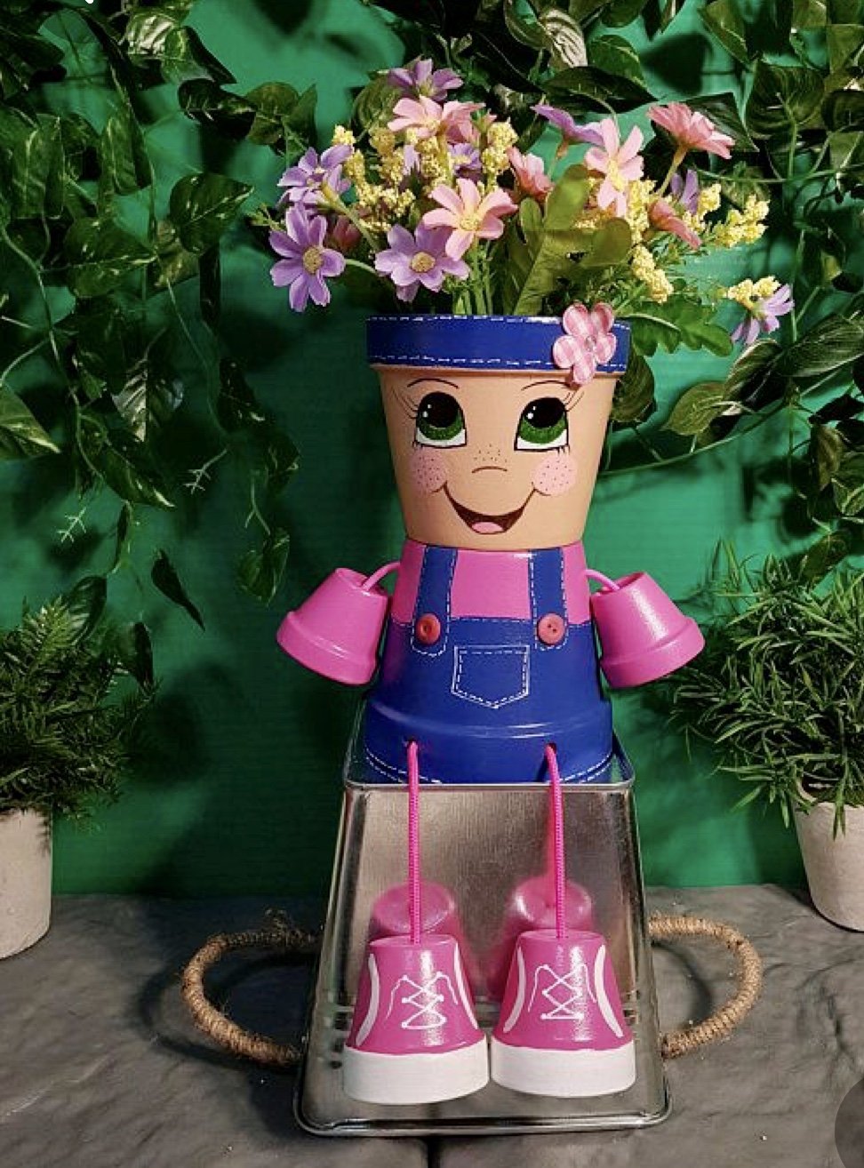 Игрушки из цветочных горшков