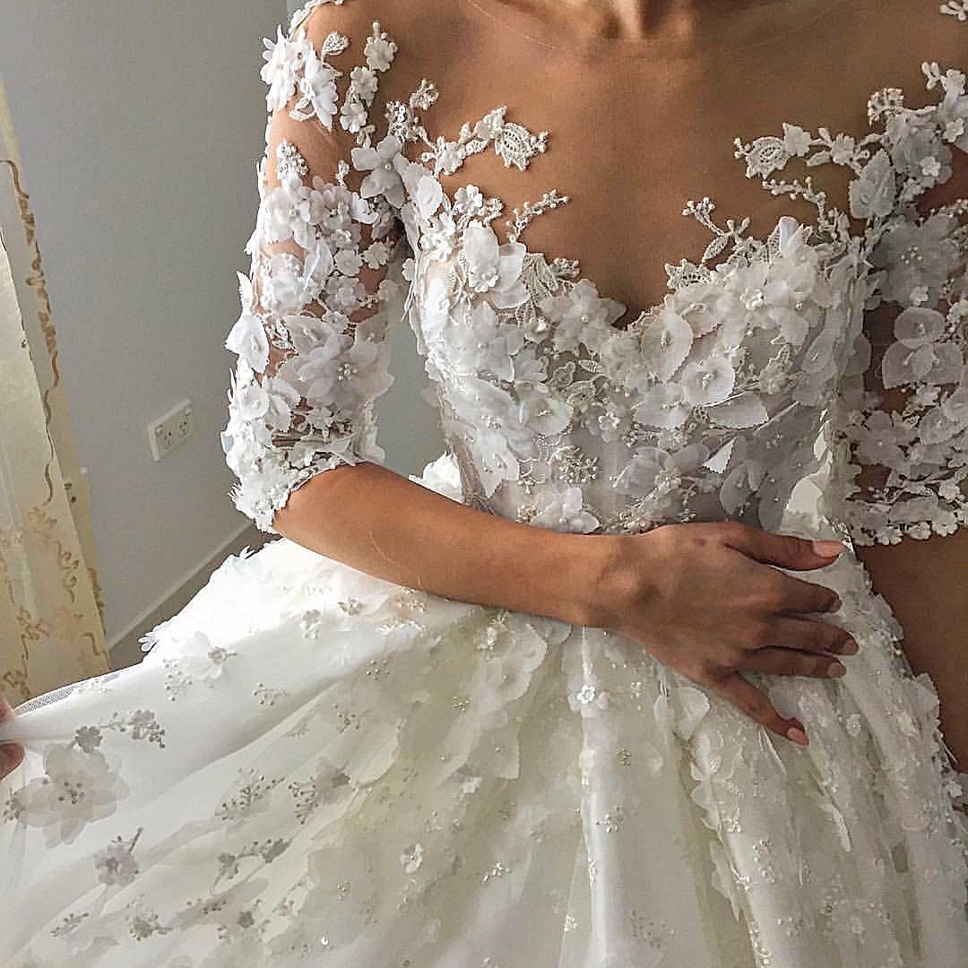 Кружевное свадебное платье