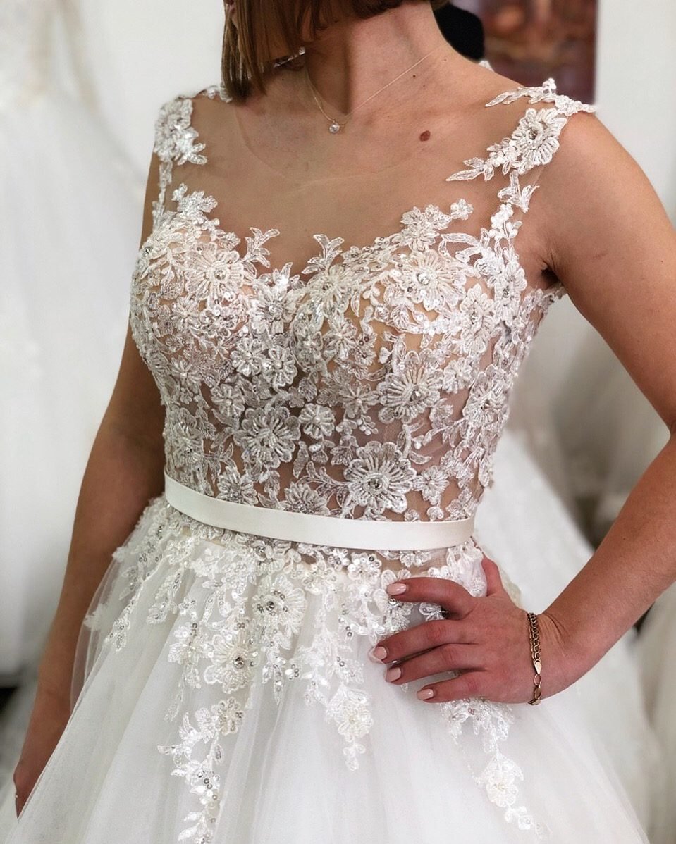 Свадебное платье с пайетками