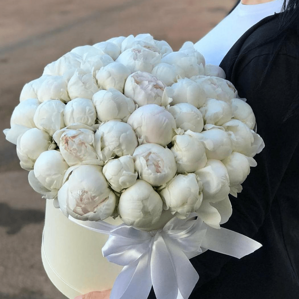 Пионы в коробке