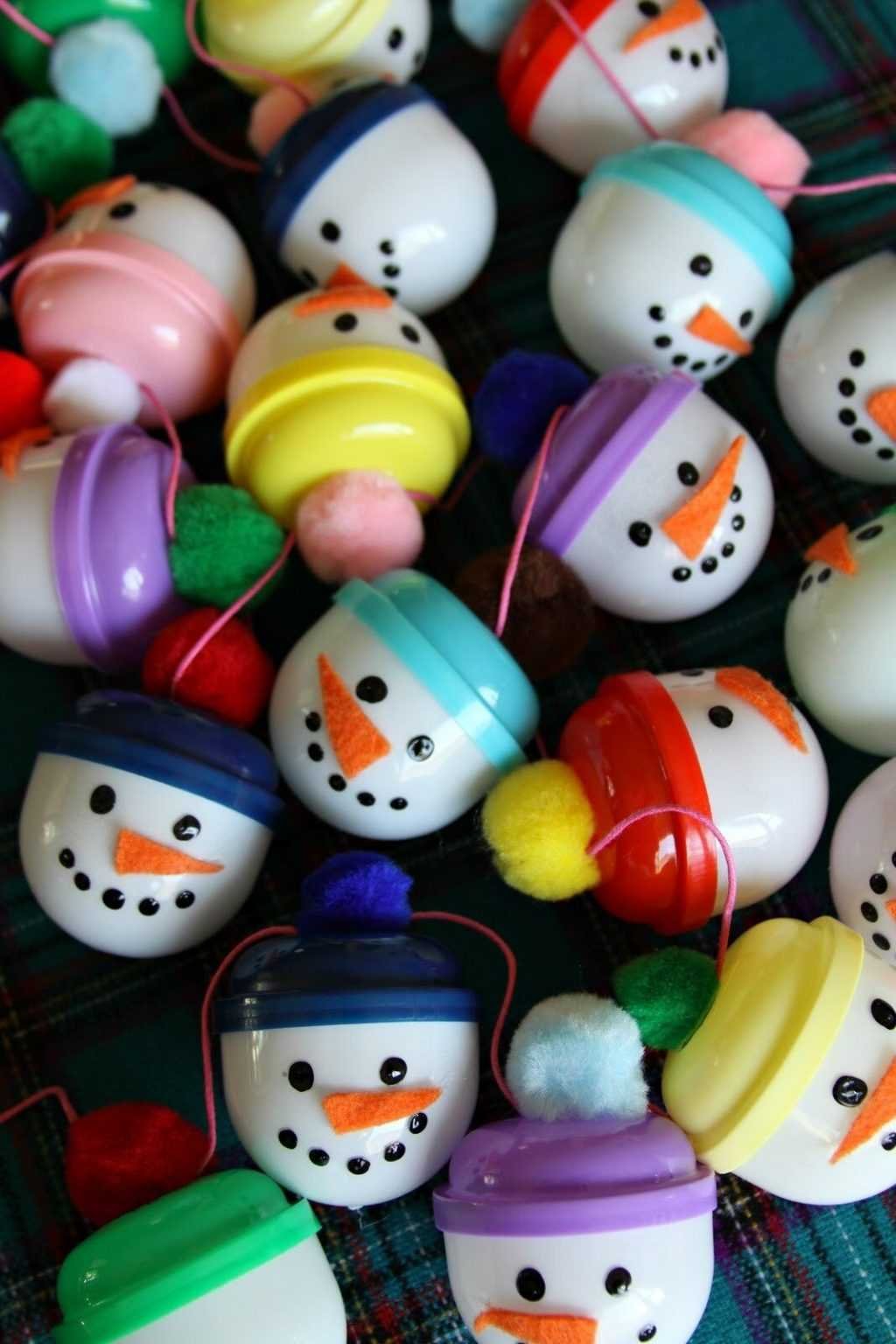 Новогодние игрушки из киндеров