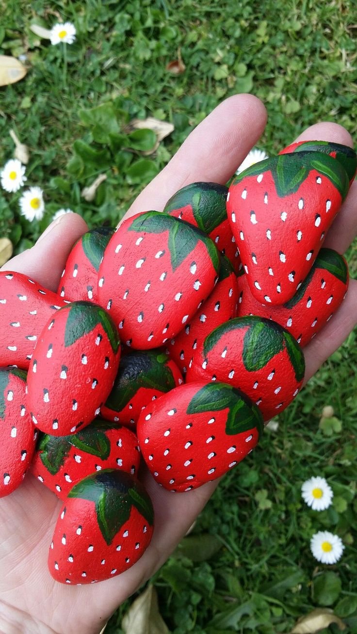 Клубника из камней