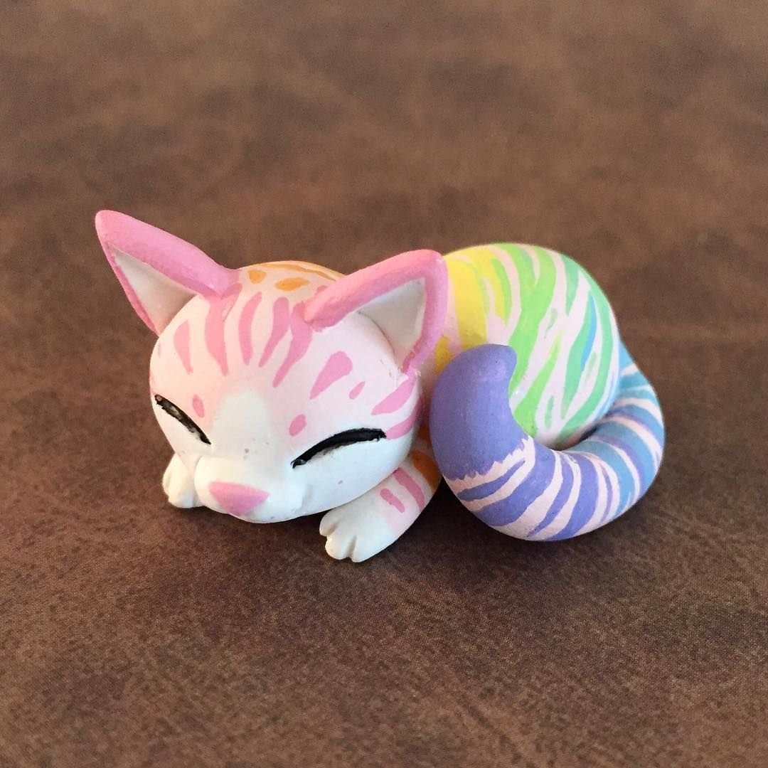 Фигурки кошек из полимерной глины