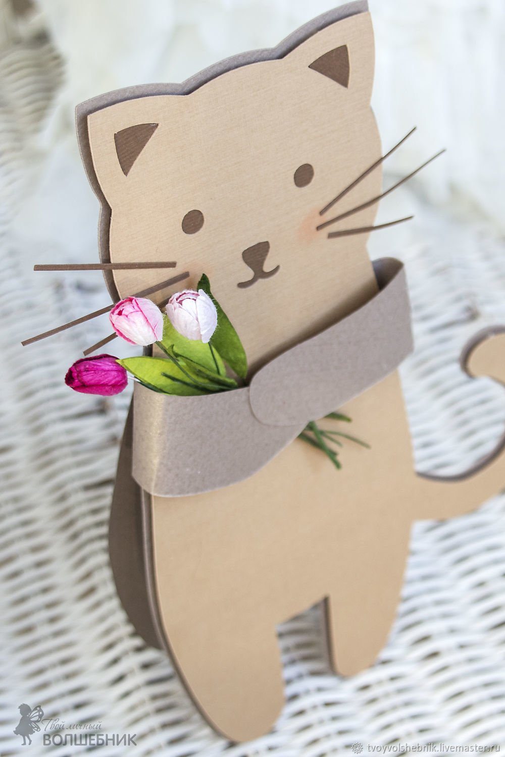 Поделка кот с цветами