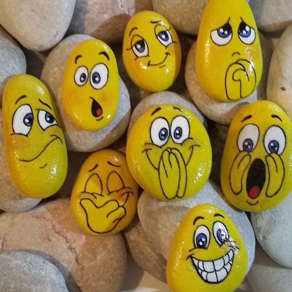 Рожицы на камушках