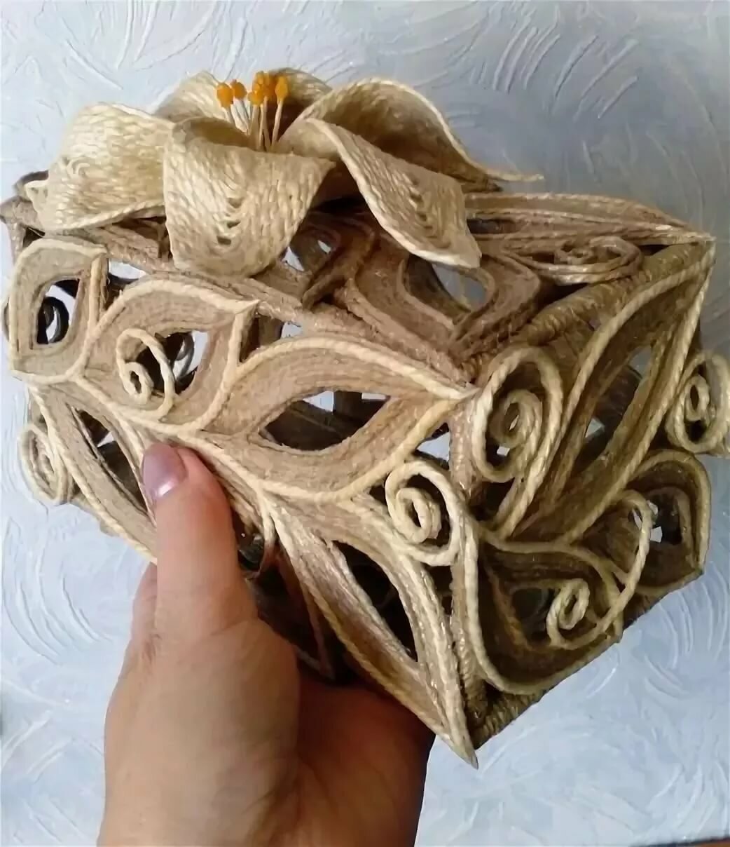 Цветы из джутовой филиграни