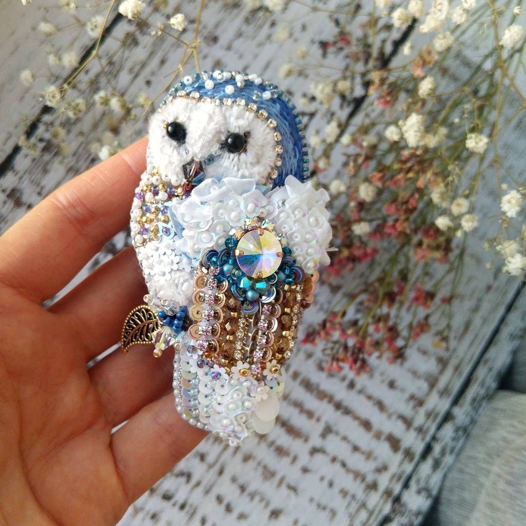 Сова из пайеток и бисера