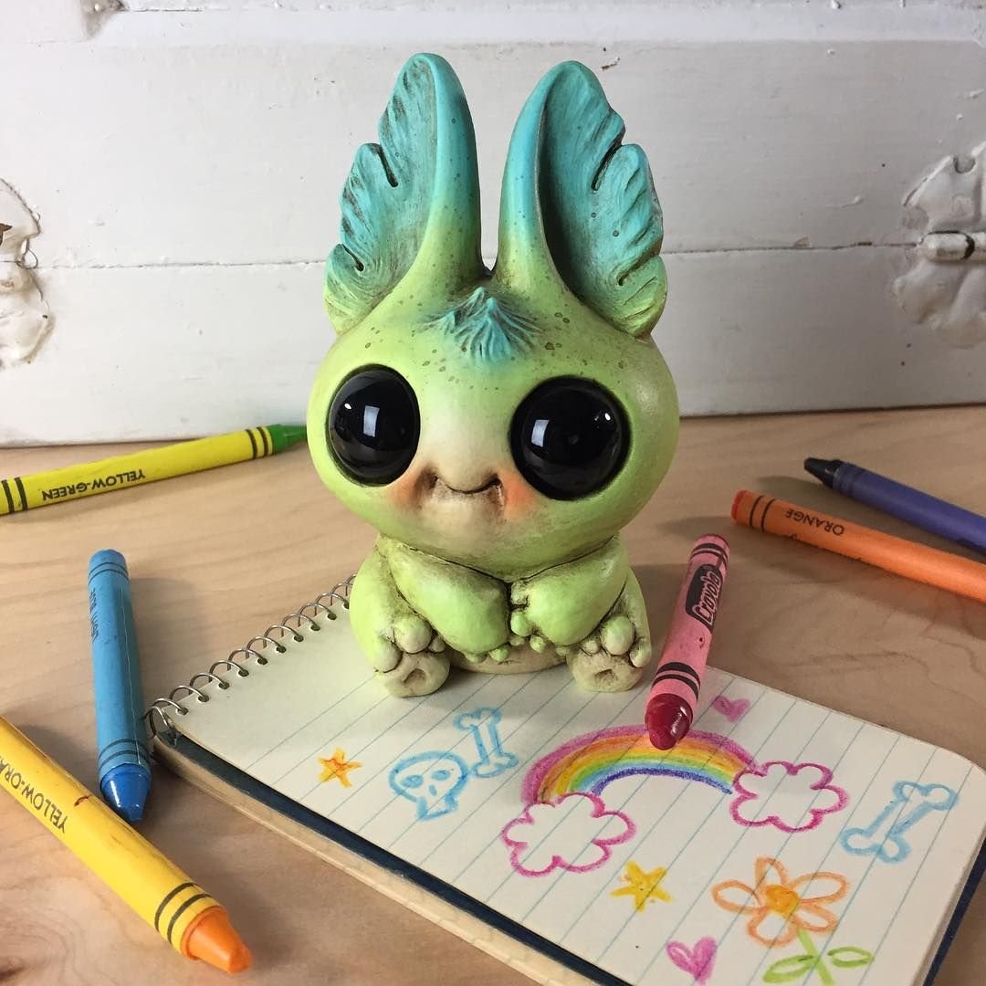 Игрушка монстрик из глины