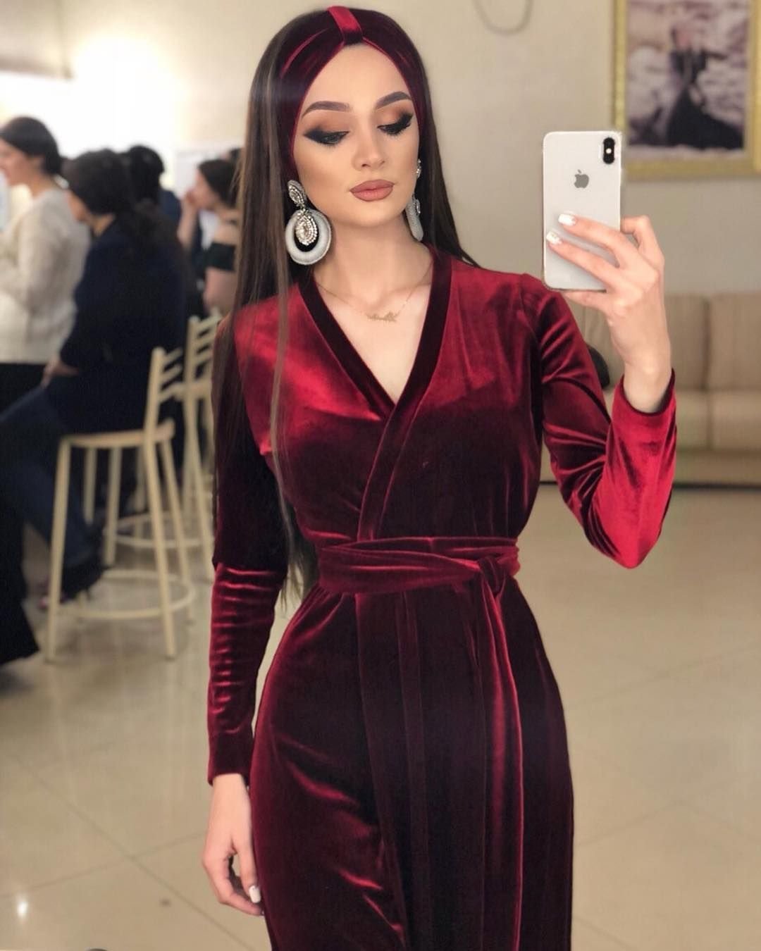 Диана Омарова платья