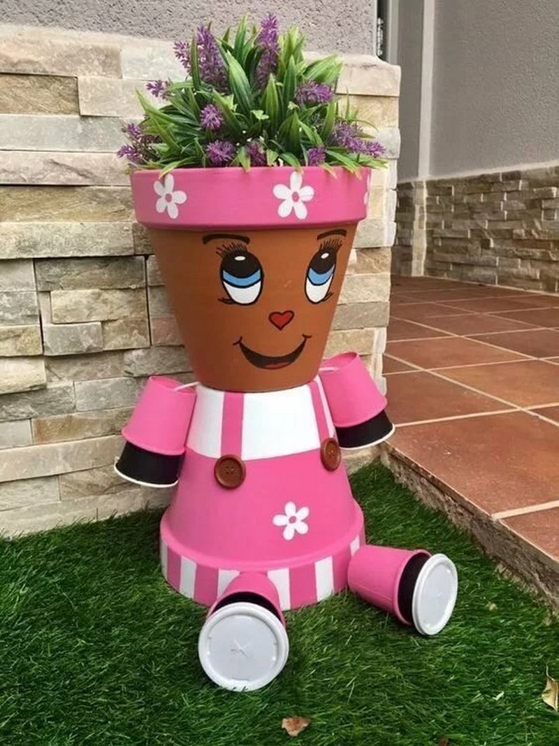 Фигурки из горшков для сада