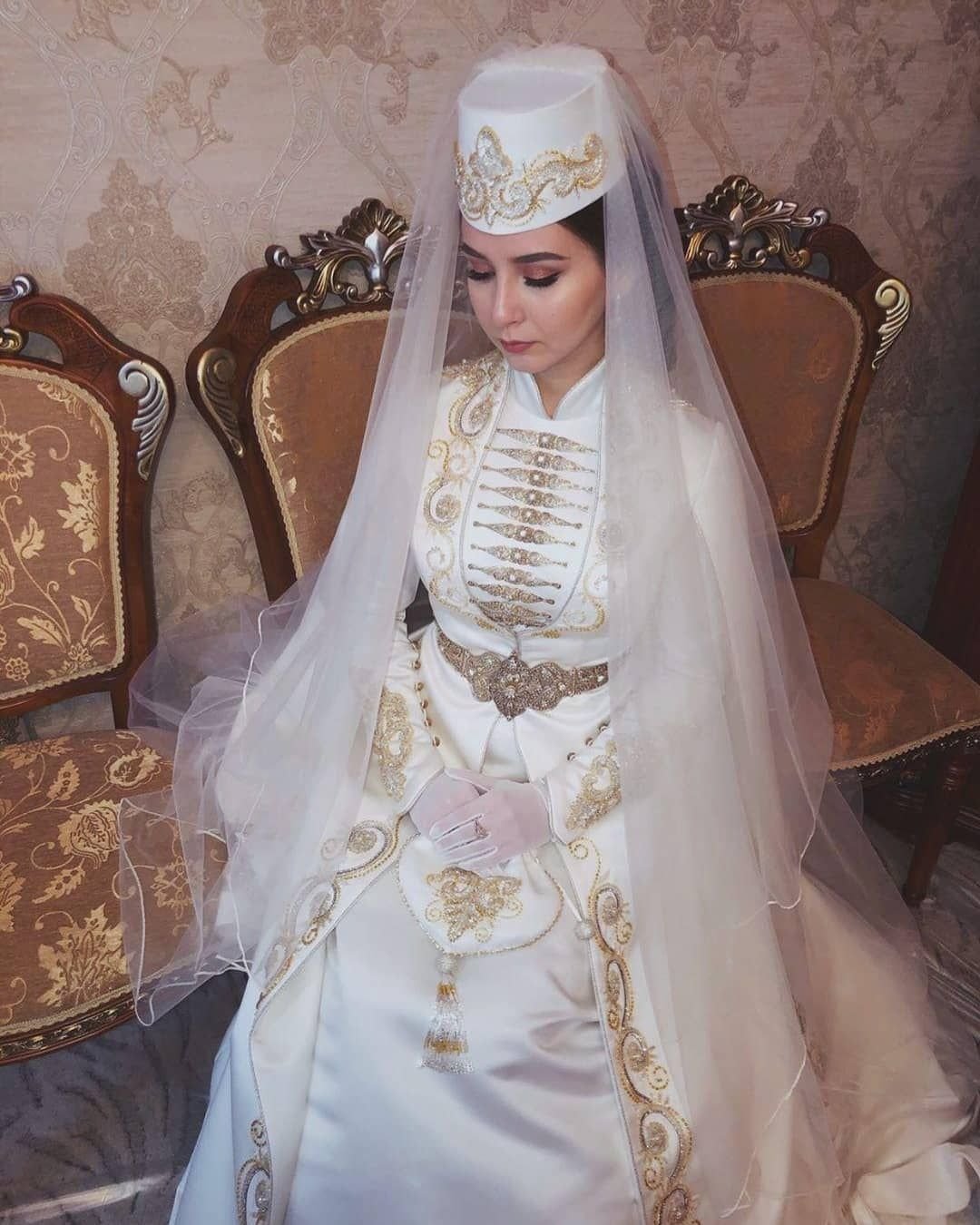 Национальное чеченское свадебное платье