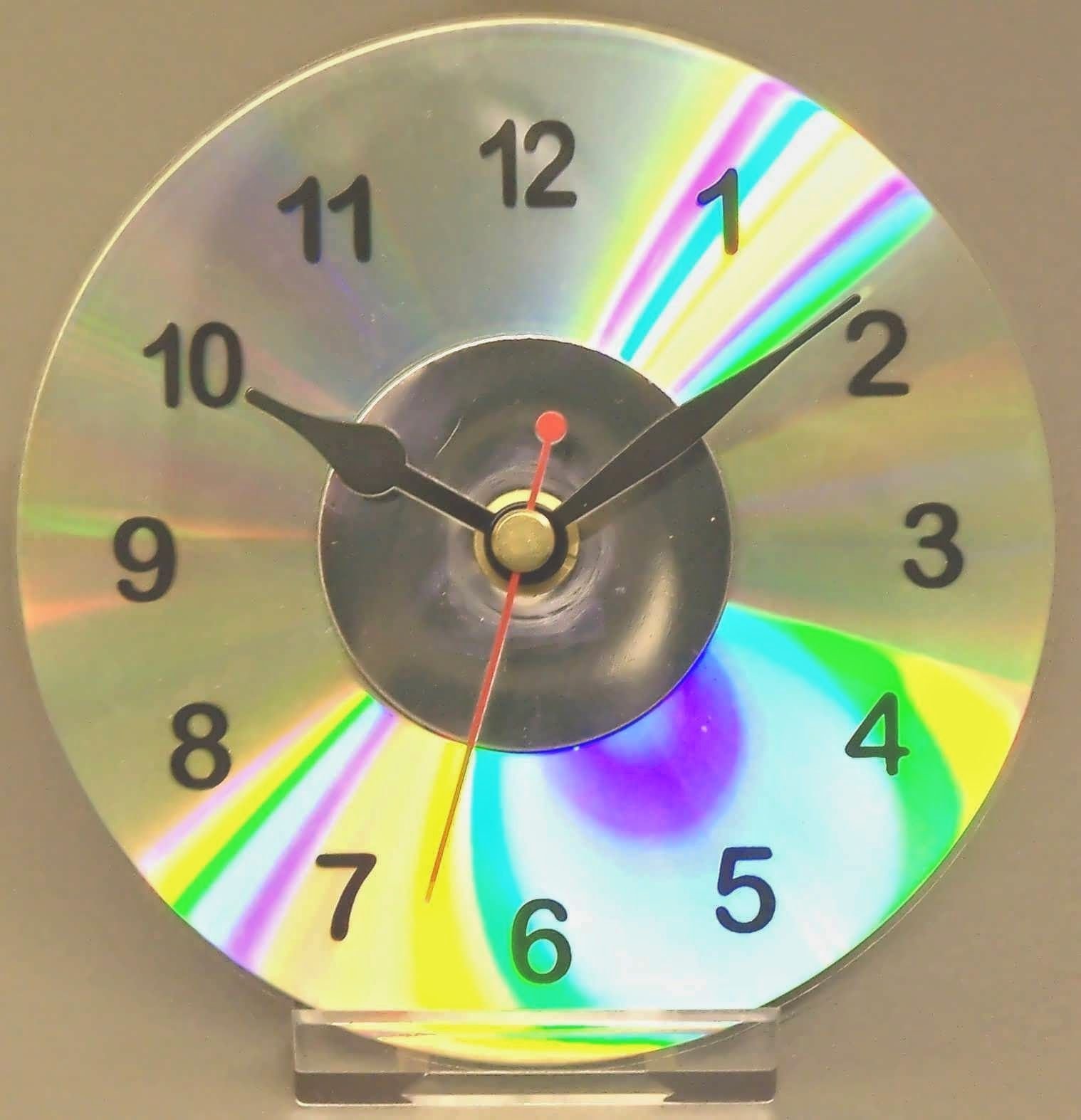 Как сделать часы на русский язык. Часы из картона. Поделка часы. Настенные часы из дисков. Макет часов для детей.