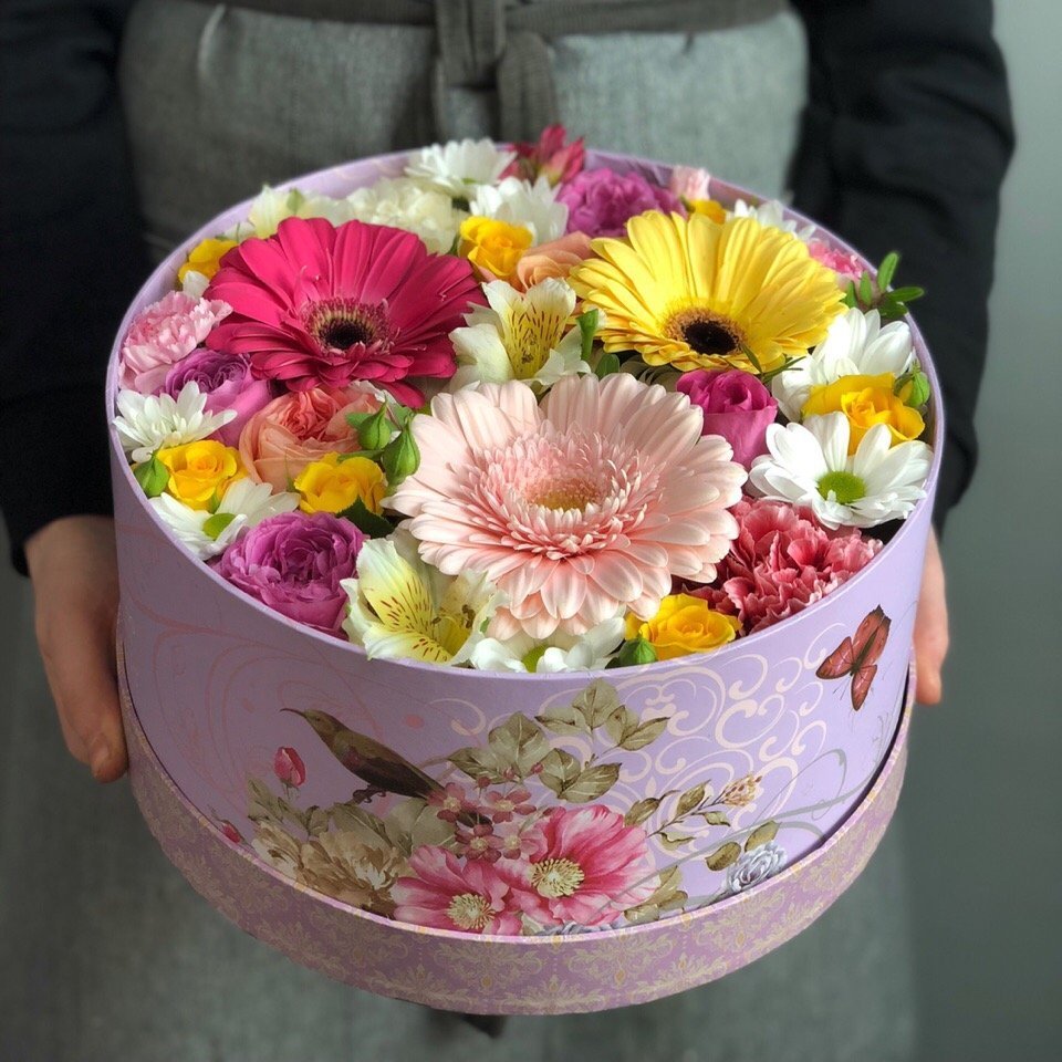 Букеты в круглых коробках