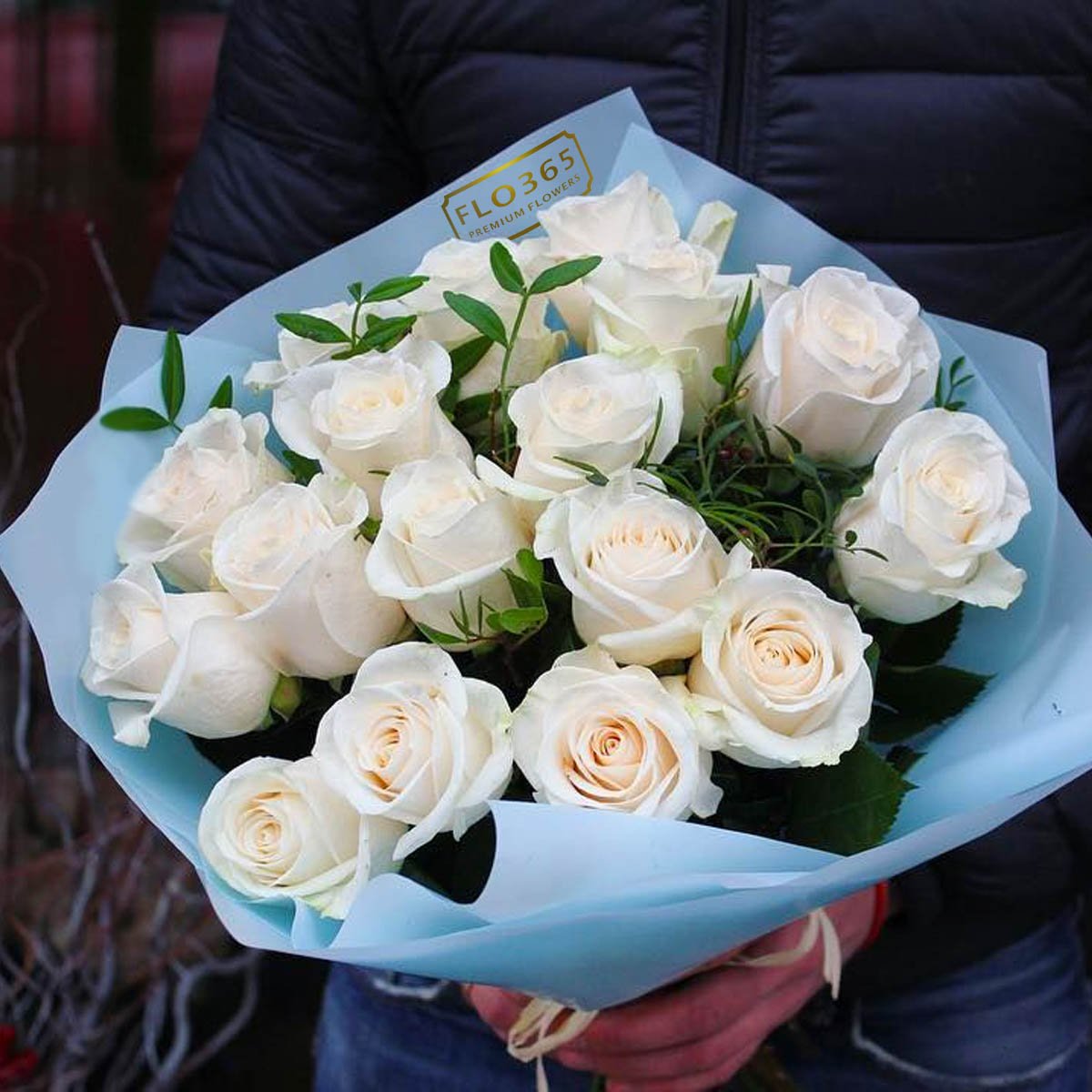 Букет из 17 белых роз