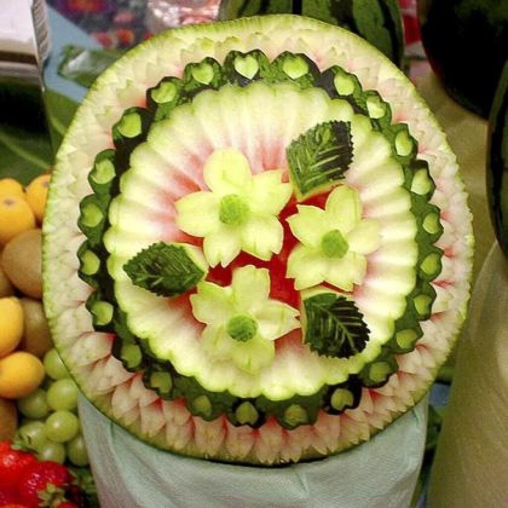 Украшения из арбуза