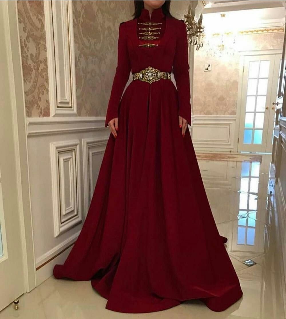 Иман Бесолова дизайнер