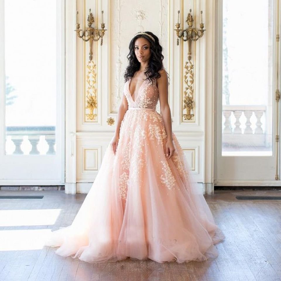 Нежно розовое свадебное платье