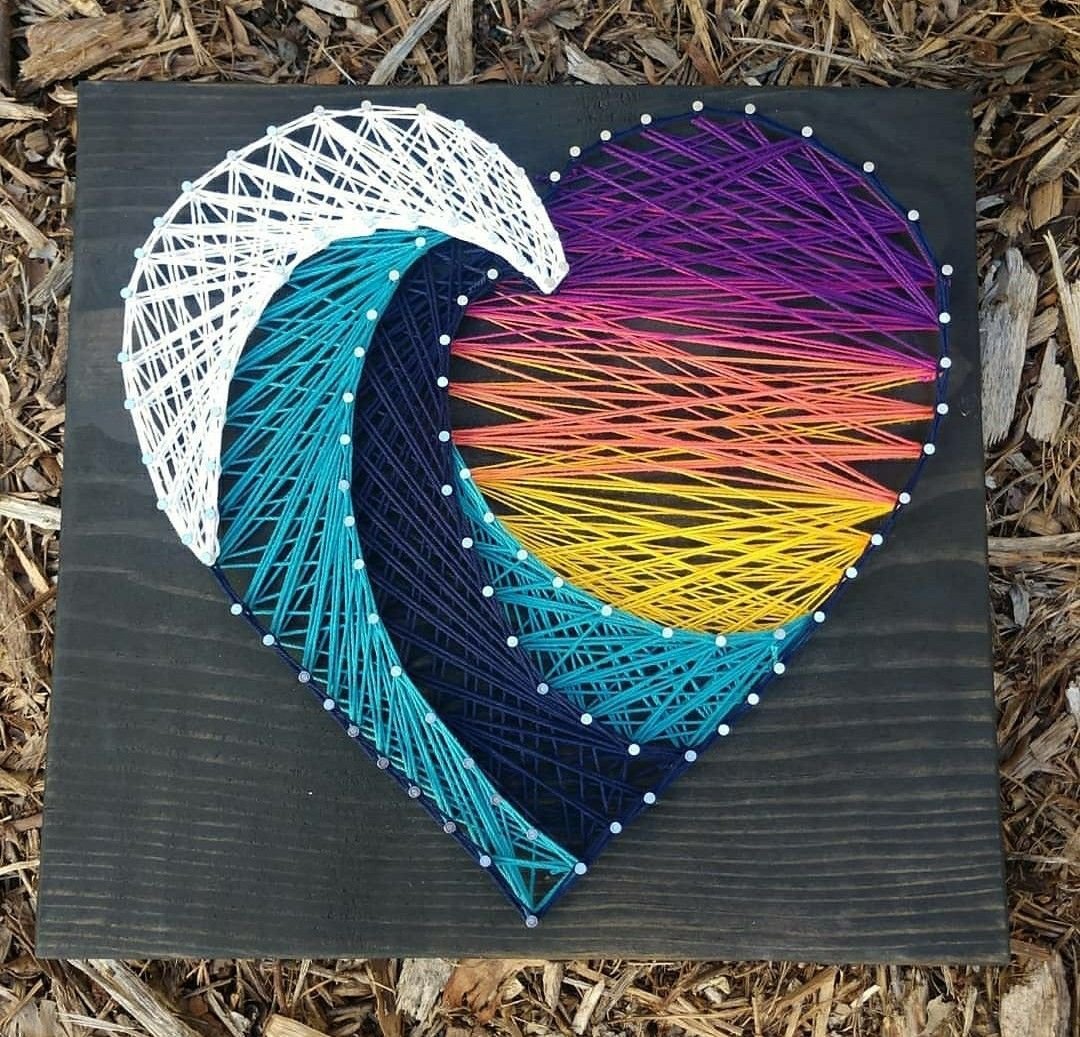 Панно в стиле String Art