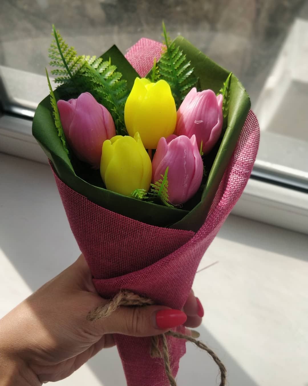 Маленький букет тюльпанов