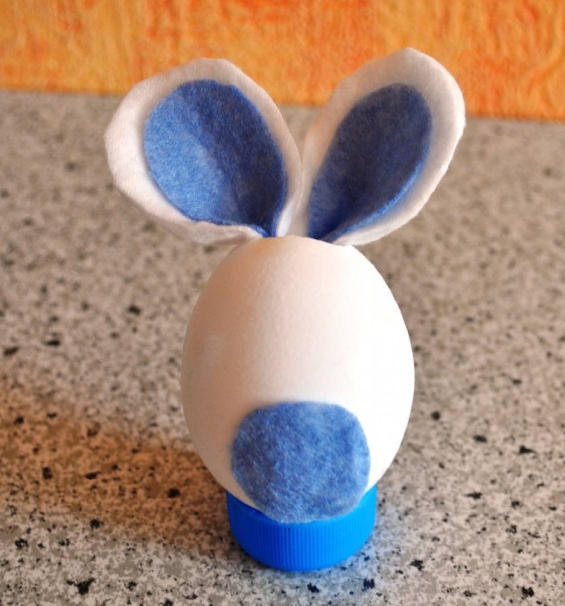 Новогодняя игрушка из яичной скорлупы