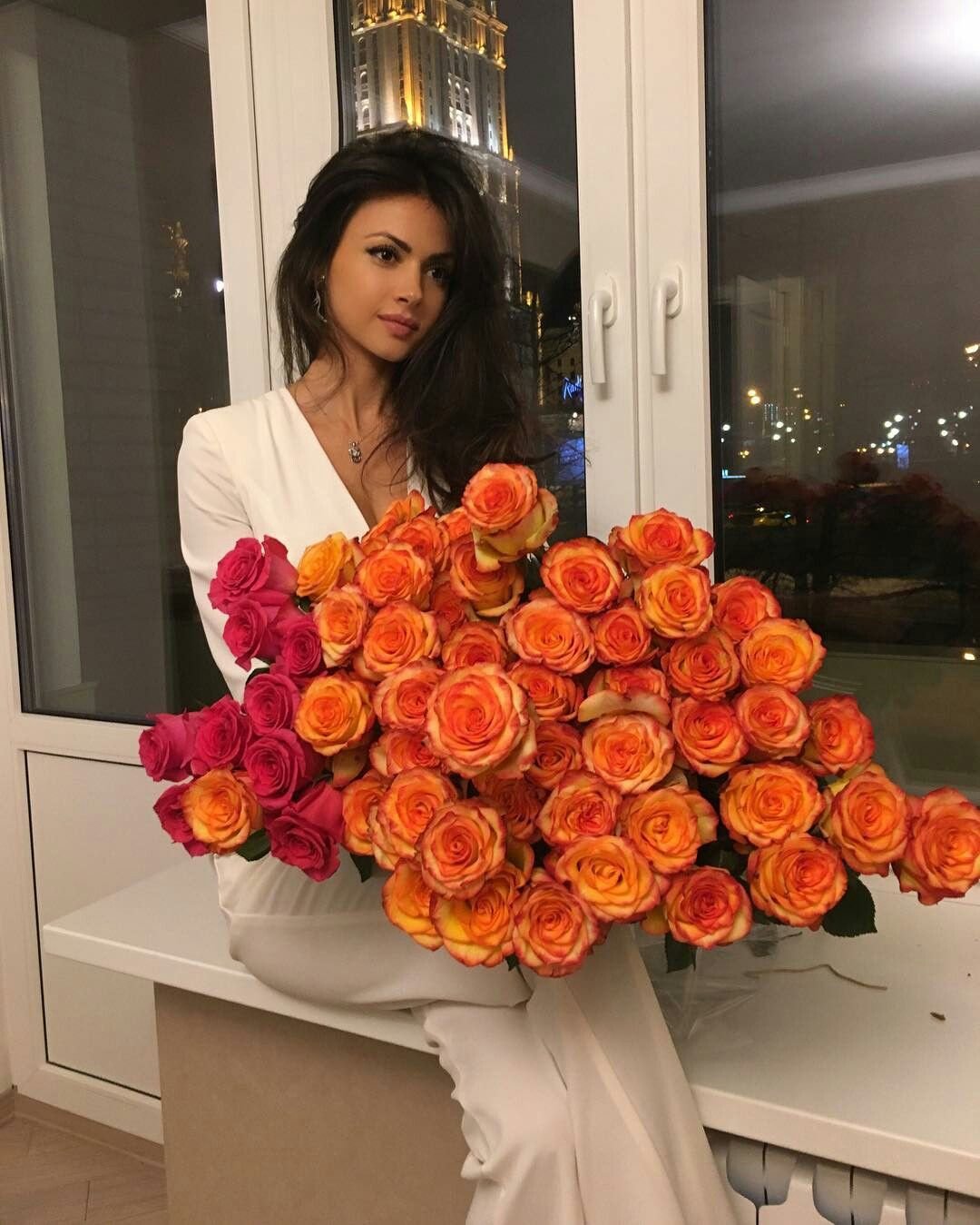 Селфи с букетом цветов