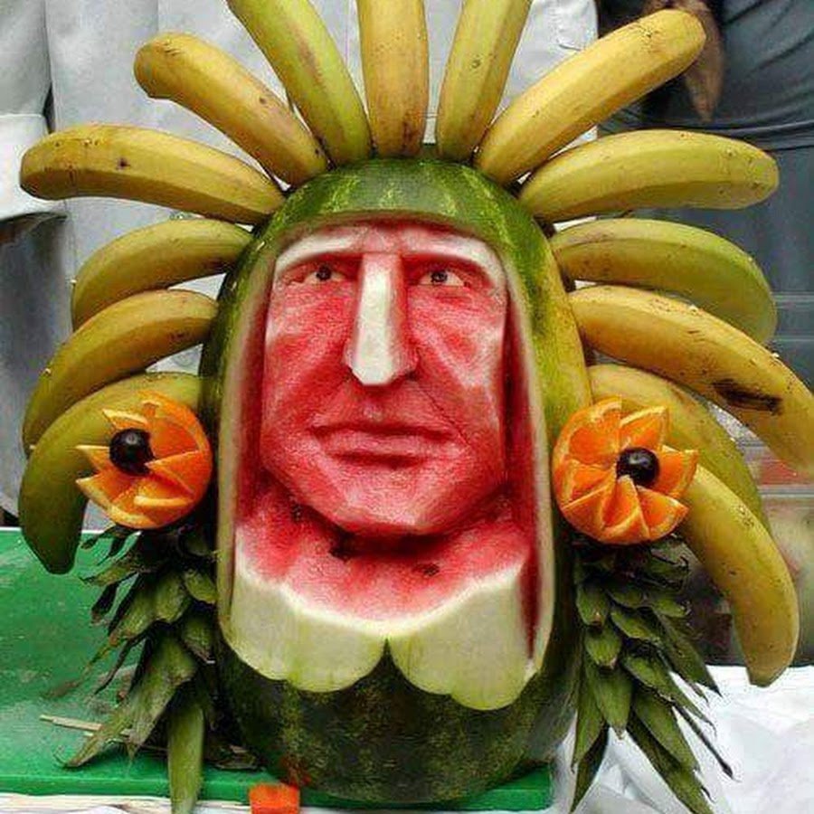 Лицо из овощей и фруктов