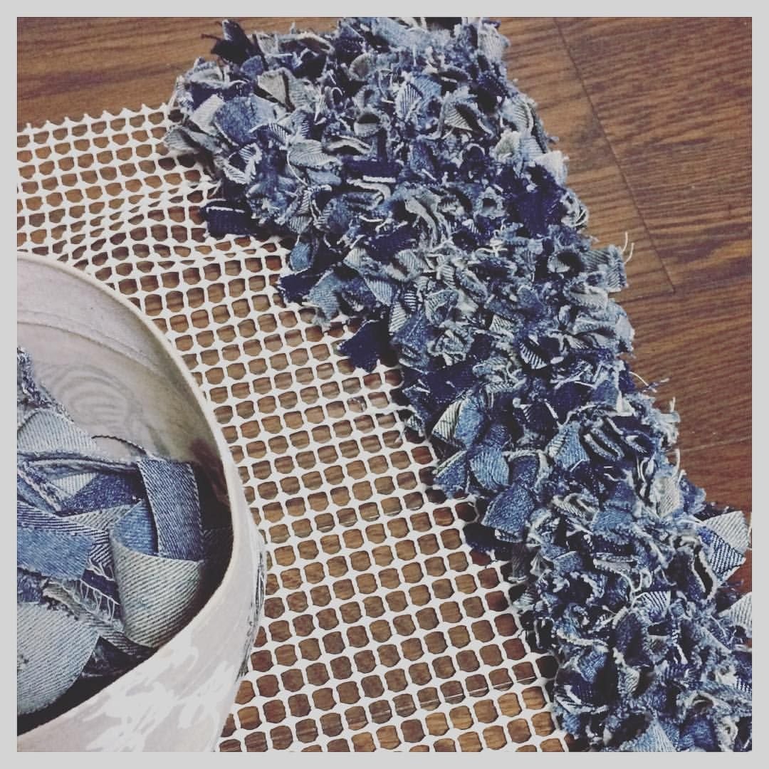 Коврик из старых джинсов