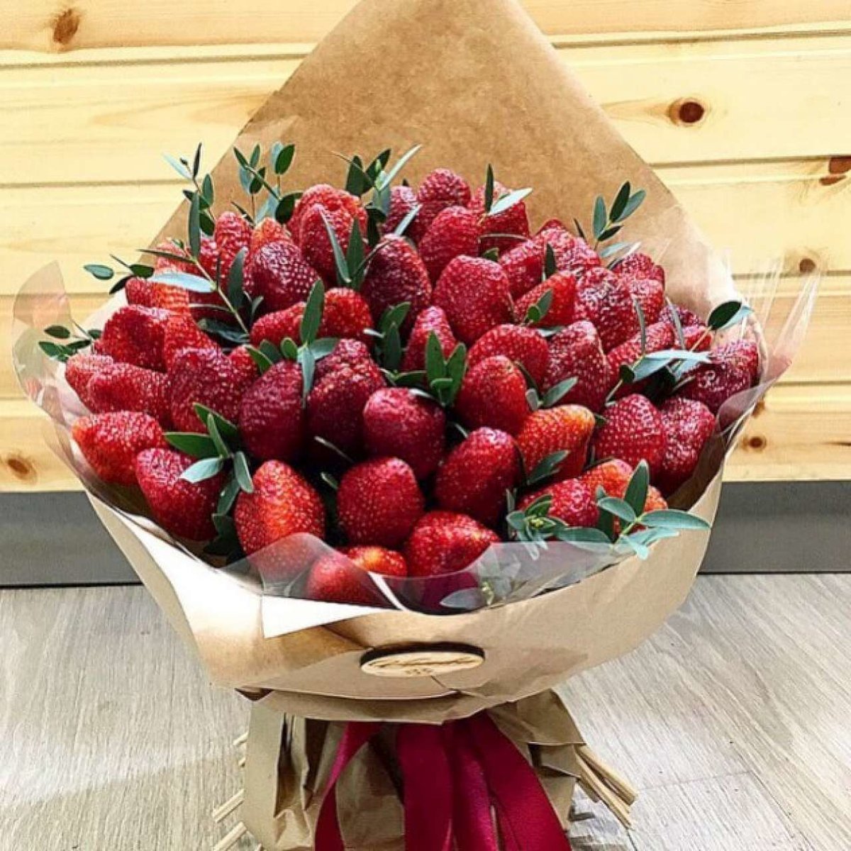 Красивые букеты из клубники