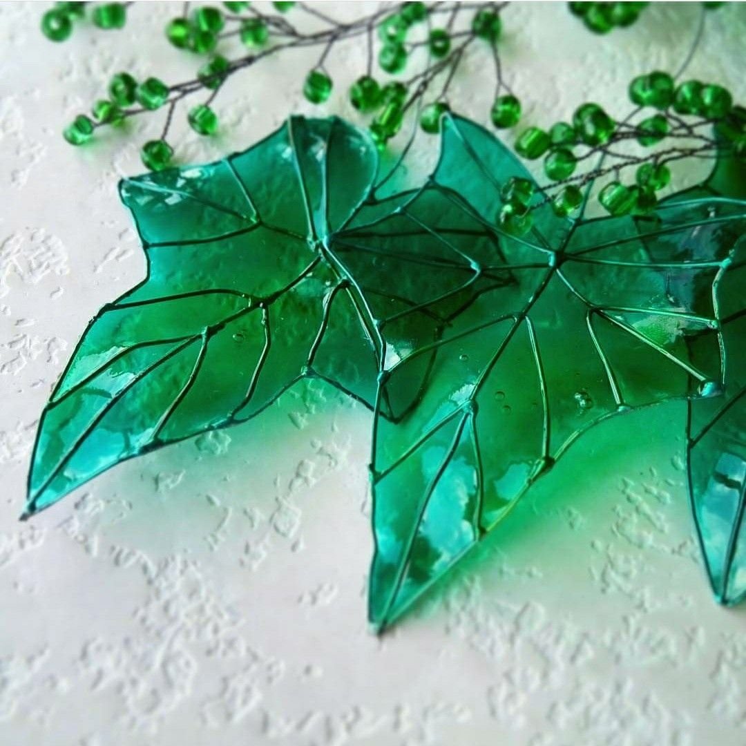 Листочки из пластиковой бутылки