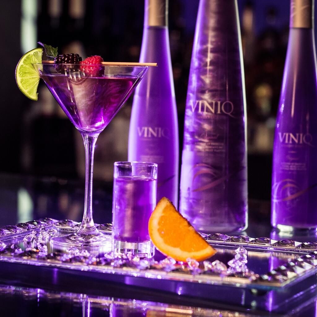 Фиолетовый ликер Viniq