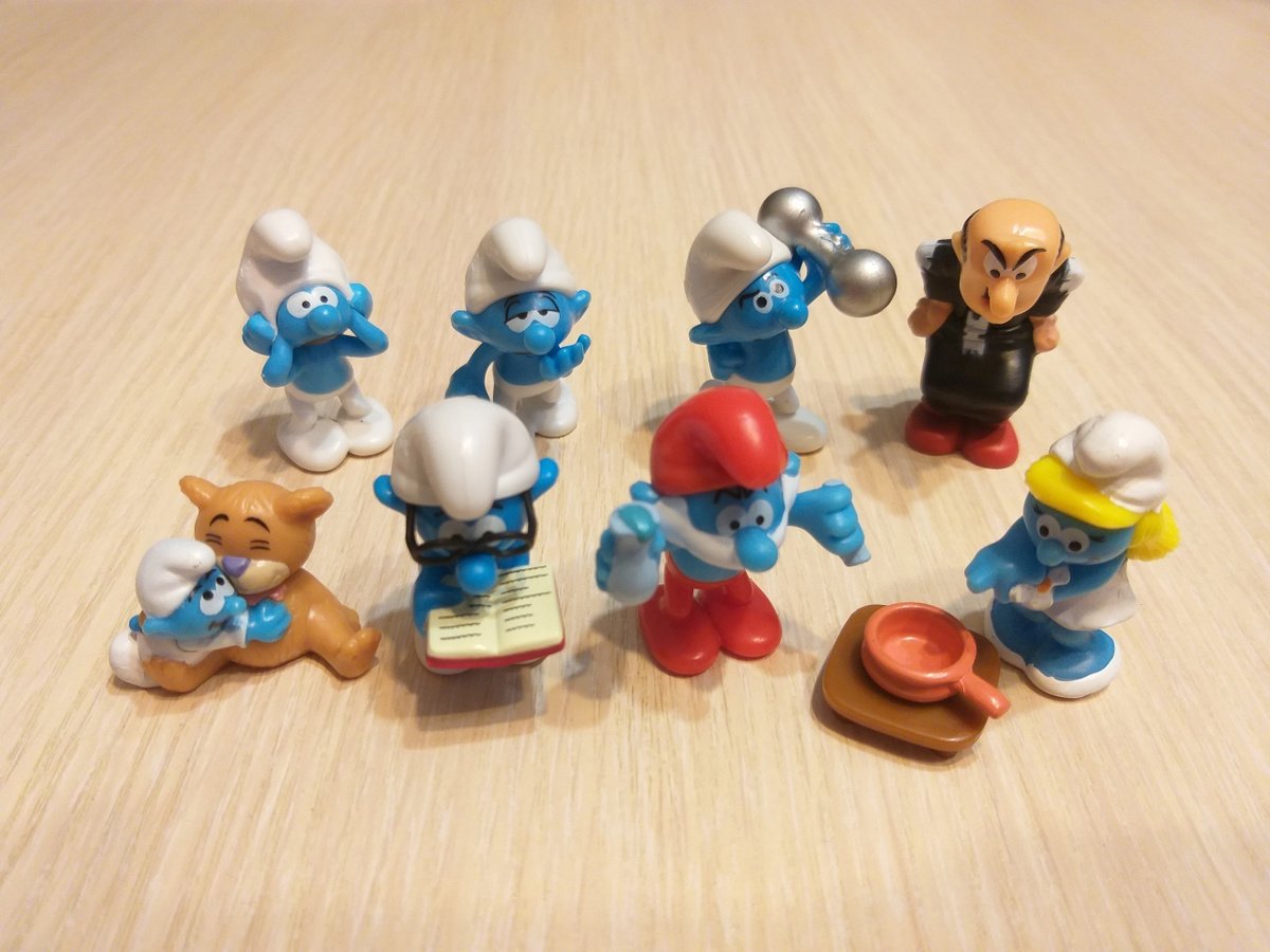 Игрушки из киндера серия Смурфы Садовники