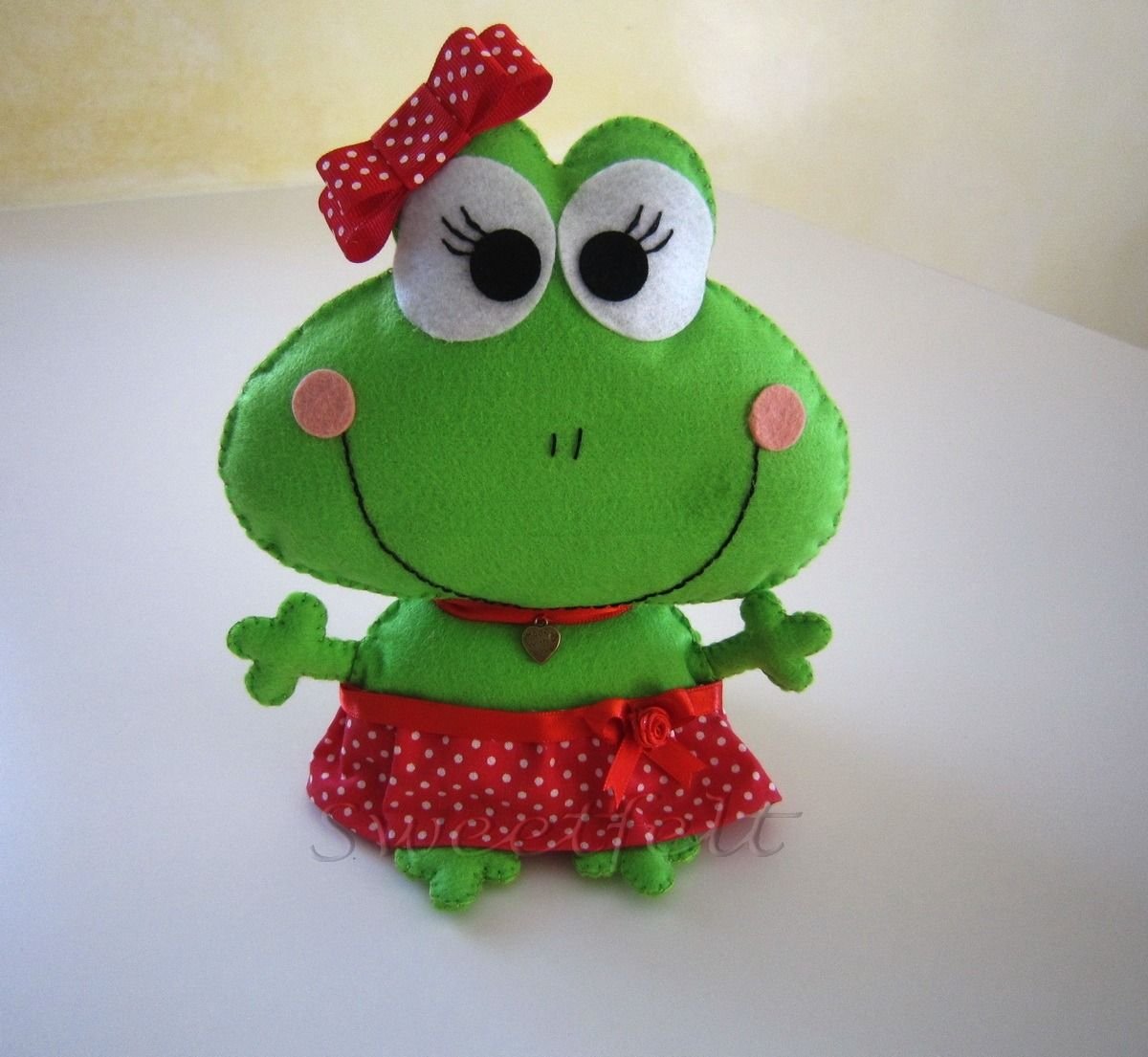 Игрушки из фетра лягушка