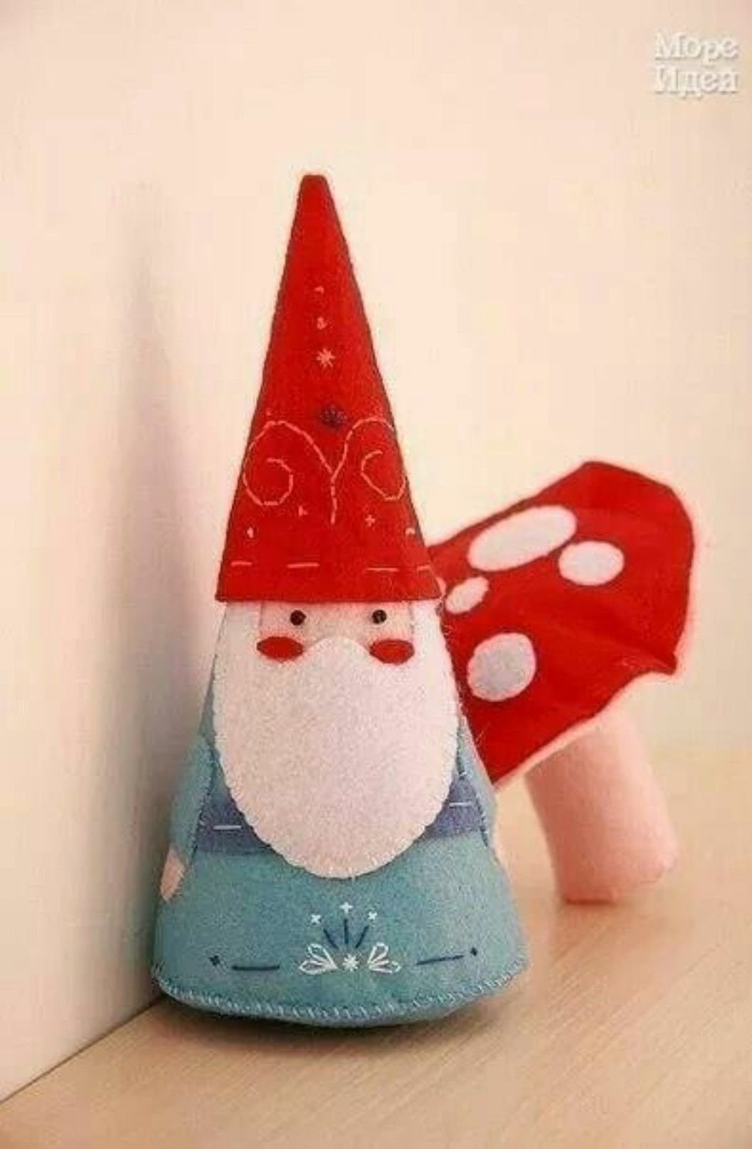 Новогодние Гномы из конуса
