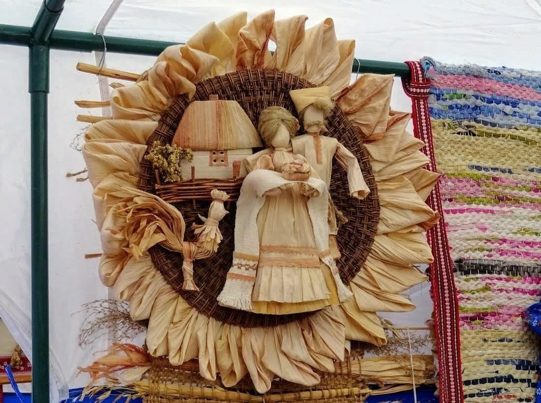 Изделия из кукурузных листьев