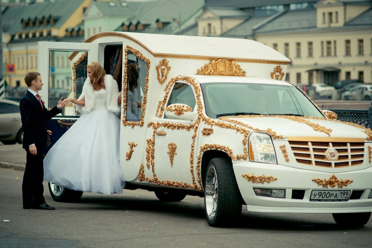 Необычный свадебный кортеж