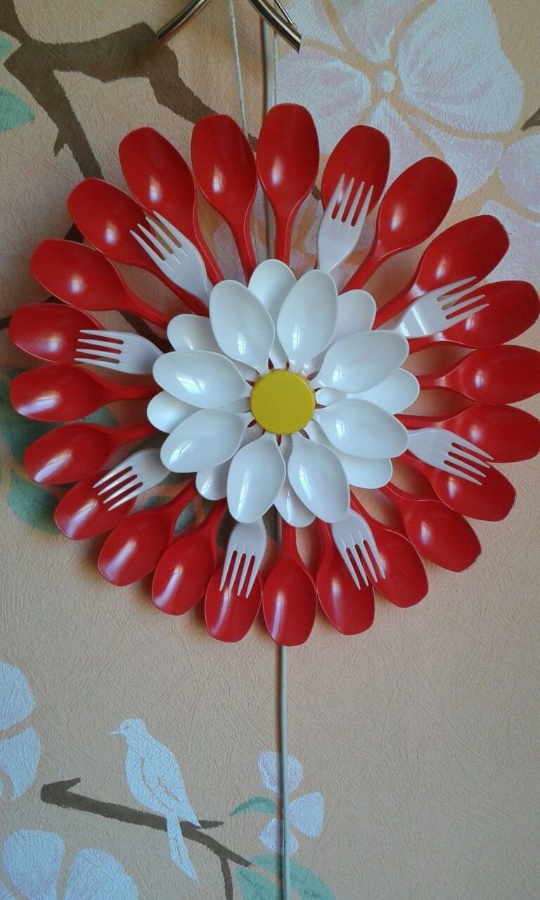 Поделки из одноразовых ложек
