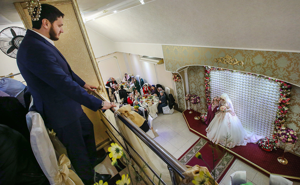Брачная ночь традиция. Чеченская свадьба. Свадьба в Чечне. Чеченские свадьбы в Грозном. Чеченская свадьба невеста.