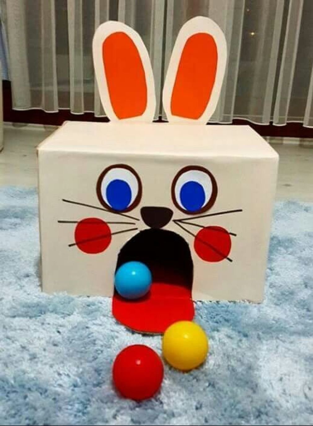 Поделка из большой коробки