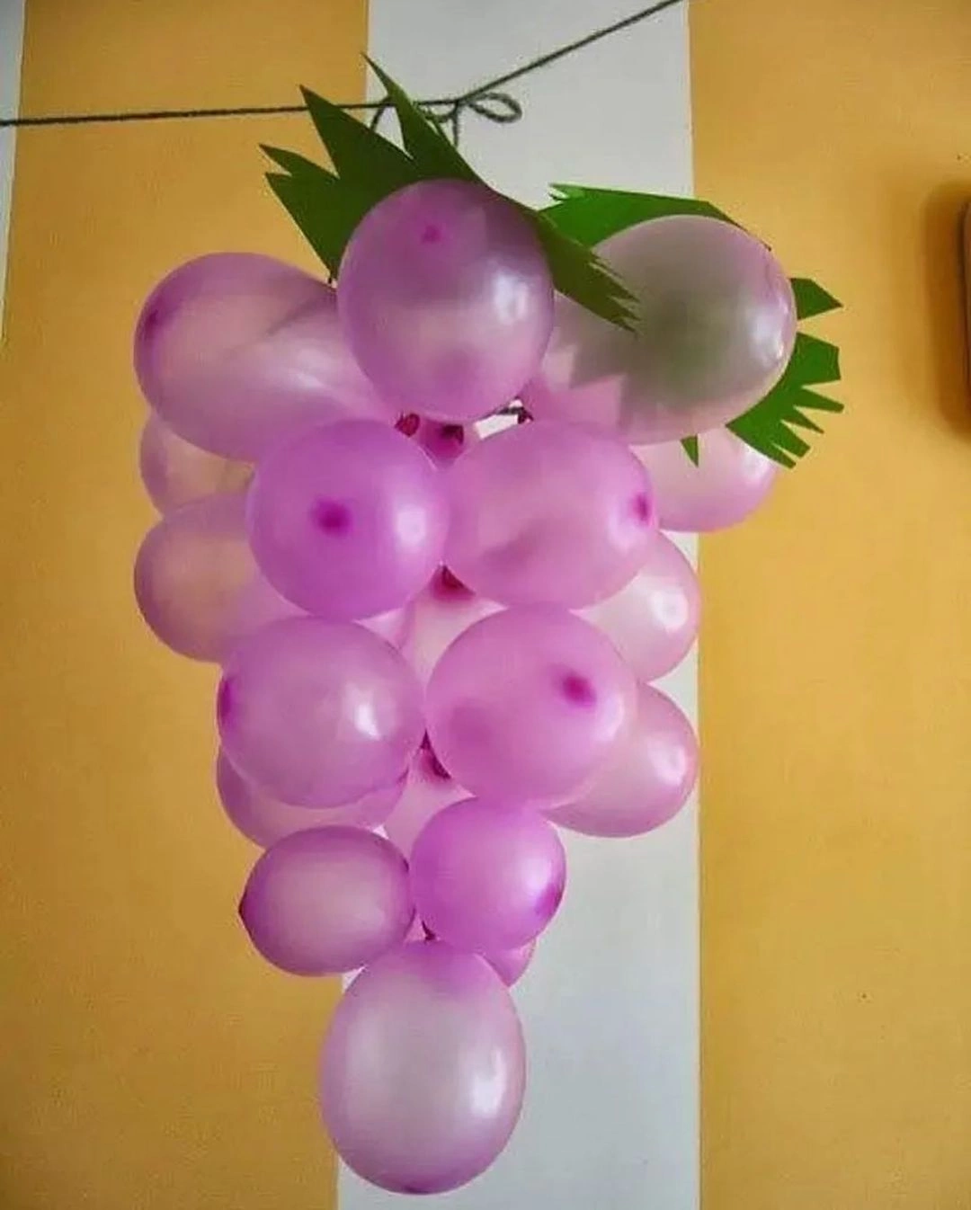 Ягодки из воздушных шаров