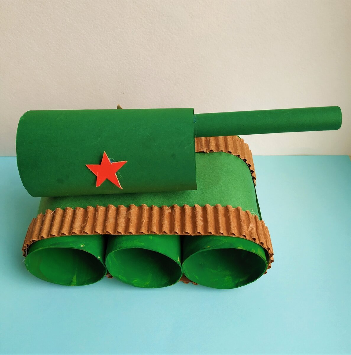 Поделка танк